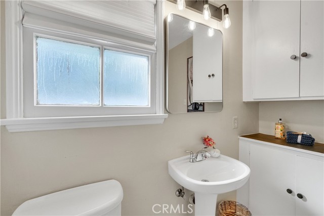 Detail Gallery Image 19 of 32 For 4270 Troost, Studio City,  CA 91604 - 2 Beds | 1 Baths