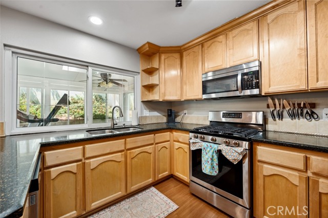 2972 Quebec Drive, Riverside CA: https://media.crmls.org/medias/200c3687-cc0c-4ba6-be95-84e575129109.jpg
