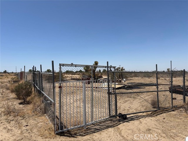 0 Tokay Road, Phelan CA: https://media.crmls.org/medias/200d0fe2-7226-44ca-a0a7-16dafc13ba1a.jpg