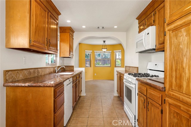30452 Passageway Place, Agoura Hills CA: https://media.crmls.org/medias/200d2e0f-ab3f-4e3c-a536-f0ac81df5def.jpg