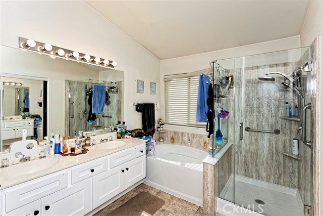 Detail Gallery Image 32 of 41 For 15605 Fairbanks Dr, Victorville,  CA 92394 - 6 Beds | 3/1 Baths