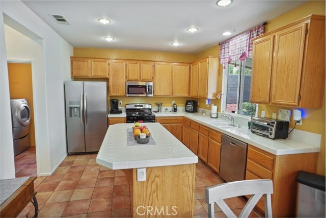 Detail Gallery Image 9 of 26 For 40119 Westin Way, Palmdale,  CA 93551 - 4 Beds | 3 Baths
