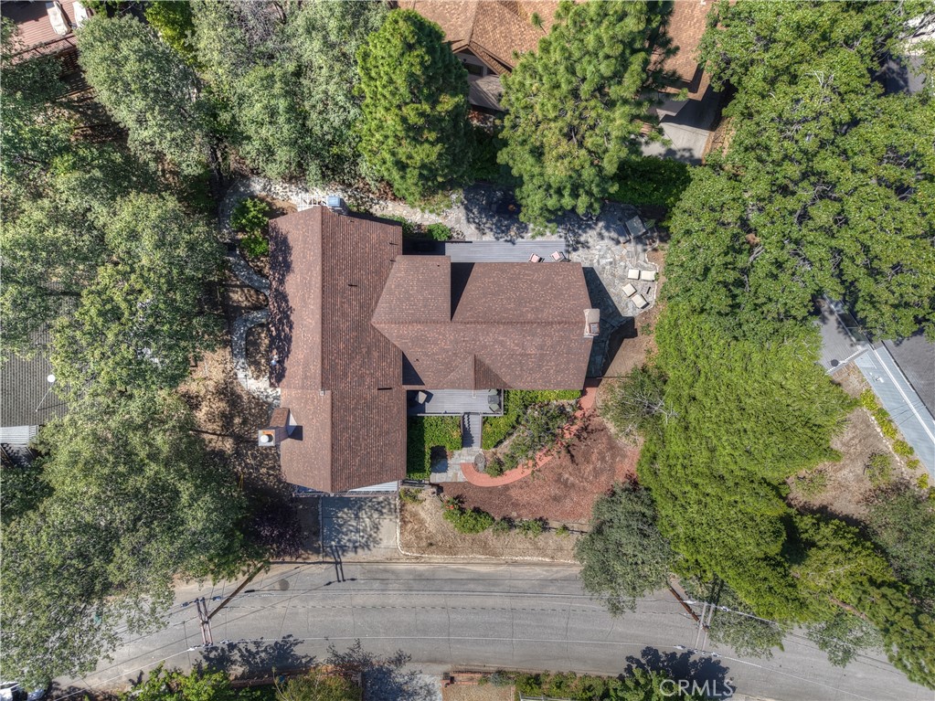 https://media.crmls.org/medias/200ee59d-59bd-4dff-9328-65437a9cbc97.jpg?preset=X-Large