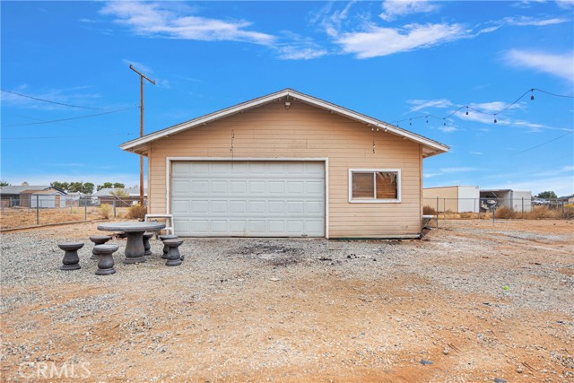 Detail Gallery Image 25 of 40 For 10590 Navajo Rd, Apple Valley,  CA 92308 - 3 Beds | 2 Baths