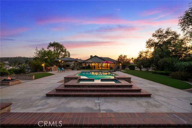 15725 Terraceview Court, Riverside CA: https://media.crmls.org/medias/200fd8a2-0839-4e5f-b471-6d7a888db271.jpg