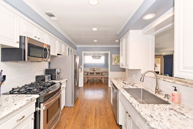 902 E Cypress, Glendora CA: https://media.crmls.org/medias/20101b09-c05d-42dc-a3c5-184c1a6aa76b.jpg