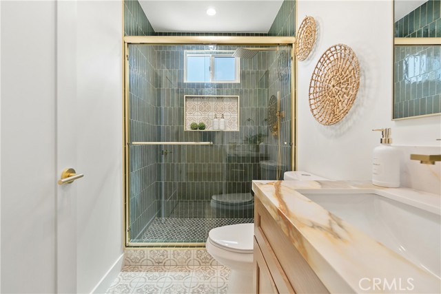 3991 Hubert Avenue, Los Angeles CA: https://media.crmls.org/medias/20103c41-5950-4470-85b4-f49ad9b4c0f5.jpg