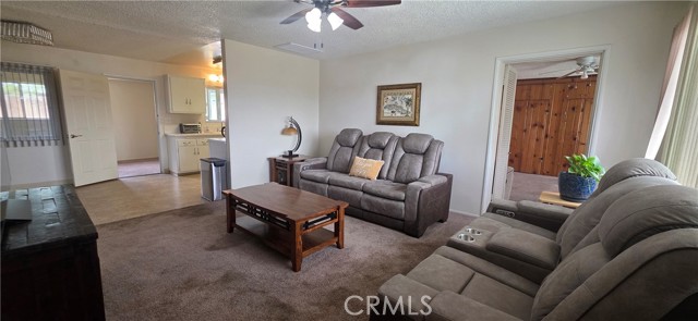 Detail Gallery Image 6 of 28 For 3133 Pat, Mojave,  CA 93501 - 4 Beds | 1/1 Baths