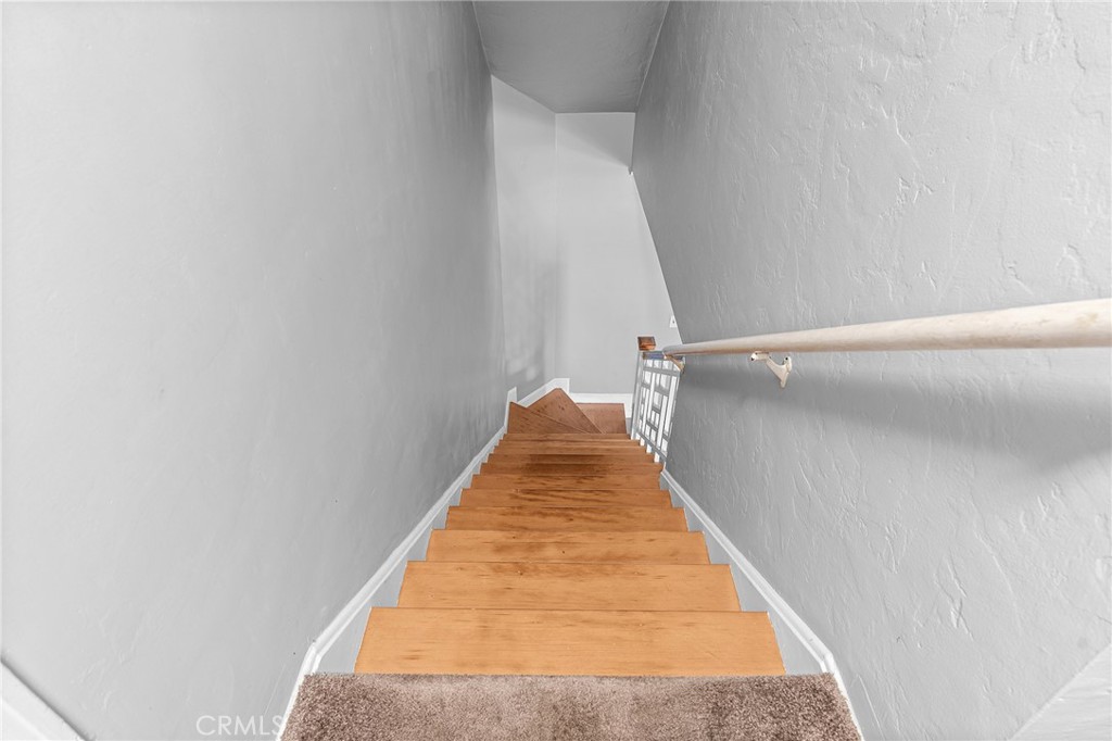 https://media.crmls.org/medias/2010a87e-4501-47a0-baad-ef22b64d3a46.jpg?preset=X-Large