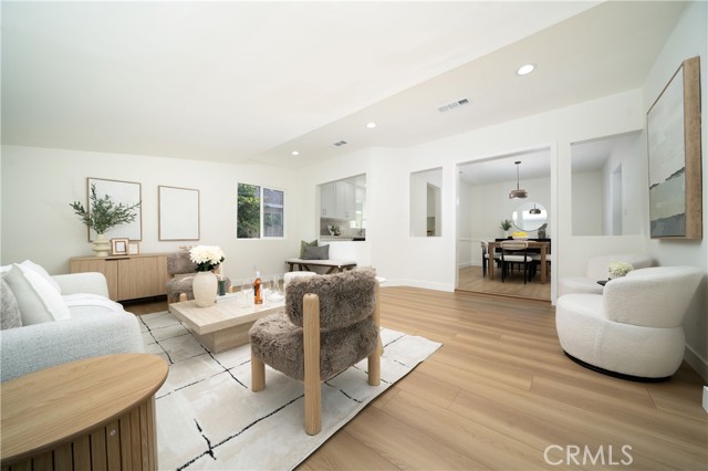 Detail Gallery Image 3 of 30 For 1026 La Presa, Pasadena,  CA 91107 - 3 Beds | 2 Baths