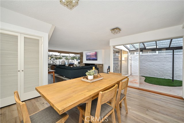 Detail Gallery Image 6 of 17 For 121 E Bay Front, Newport Beach,  CA 92662 - 3 Beds | 2 Baths