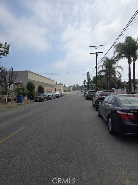 13966 Fox Street, San Fernando CA: https://media.crmls.org/medias/20117c2c-1fc6-4a83-97e1-95cdec06c25e.jpg