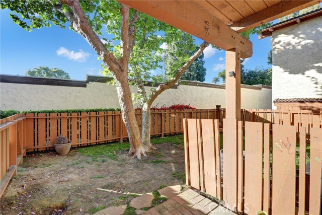 Detail Gallery Image 23 of 50 For 3723 Country Club Drive #9,  Long Beach,  CA 90807 - 3 Beds | 2 Baths