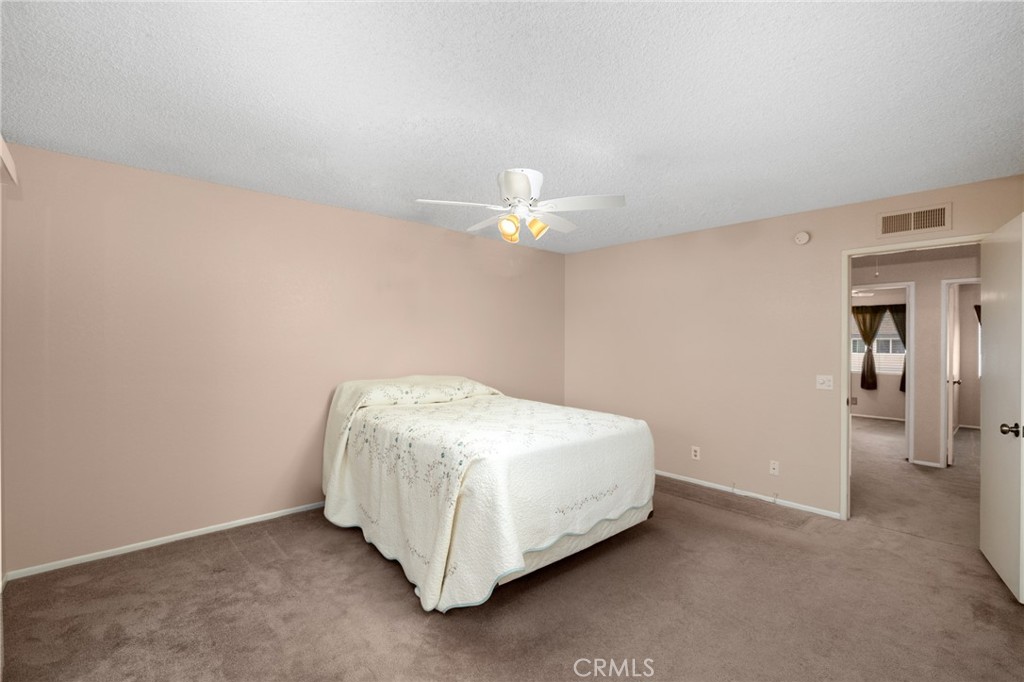 https://media.crmls.org/medias/20122f3a-15a0-4c9a-9e37-c0337df3dad9.jpg?preset=X-Large