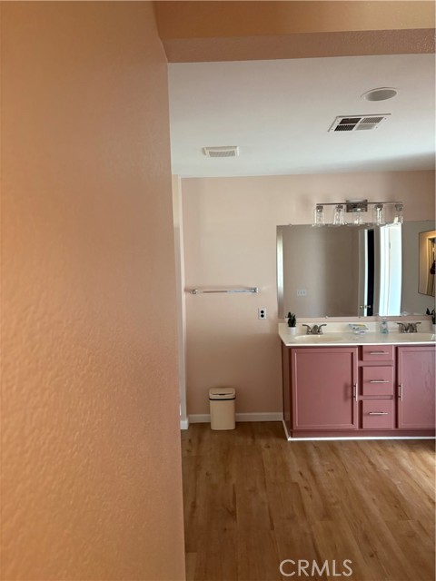 Detail Gallery Image 8 of 8 For 44025 Glenraven, Lancaster,  CA 93535 - 3 Beds | 2 Baths