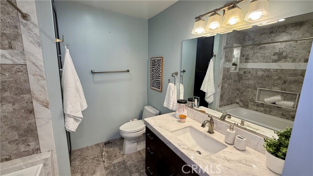 Detail Gallery Image 7 of 64 For 4138 E Mendez St #311,  Long Beach,  CA 90815 - 2 Beds | 2 Baths