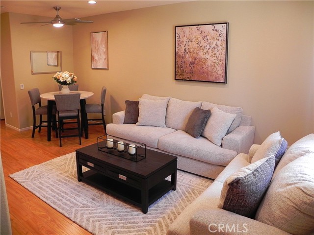 Detail Gallery Image 3 of 11 For 28506 Sorano, Trabuco Canyon,  CA 92679 - 2 Beds | 2/1 Baths