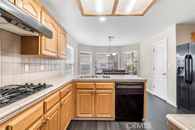 Detail Gallery Image 13 of 41 For 4729 W Cornell, Fresno,  CA 93722 - 4 Beds | 3 Baths