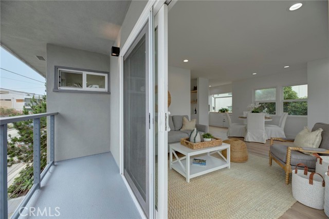 428 25th Street, Hermosa Beach, California 90254, 2 Bedrooms Bedrooms, ,1 BathroomBathrooms,Residential,For Sale,25th,SB24077812