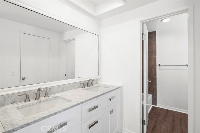 Detail Gallery Image 23 of 32 For 203 Cedar St a & B,  Newport Beach,  CA 92663 - 4 Beds | 3 Baths