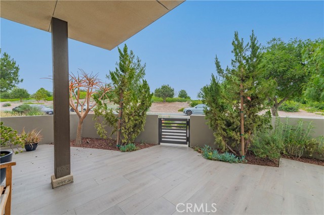 111 Bosque, Irvine CA: https://media.crmls.org/medias/20164c0a-1fa8-4691-b209-d60ad1a4e9de.jpg