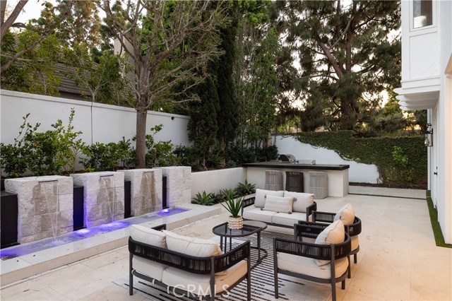 Detail Gallery Image 18 of 28 For 34 Montgomery, Newport Beach,  CA 92660 - 5 Beds | 4/1 Baths