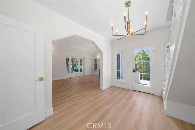 2404 N Poinsettia, Santa Ana CA: https://media.crmls.org/medias/2016c8b4-38ca-4177-9e8b-2844c94bb8a9.jpg