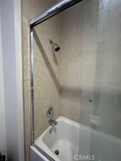 Detail Gallery Image 25 of 30 For 655 S Hope St #1200,  Los Angeles,  CA 90017 - 1 Beds | 1 Baths