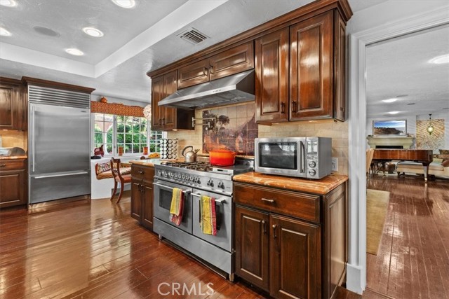 Detail Gallery Image 18 of 35 For 1138 Coldwater Canyon Dr, Beverly Hills,  CA 90210 - 5 Beds | 5 Baths