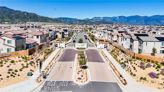 Detail Gallery Image 37 of 45 For 16651 Snowdrop #1,  Fontana,  CA 92336 - 3 Beds | 2 Baths