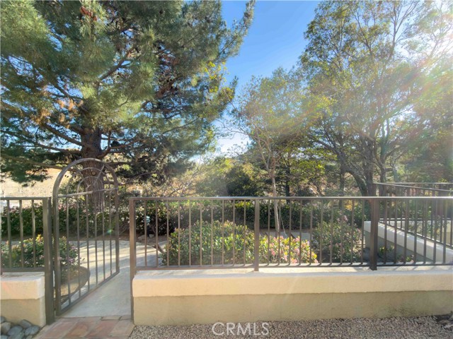 Detail Gallery Image 10 of 41 For 22373 Mission Cir, Chatsworth,  CA 91311 - 2 Beds | 2 Baths