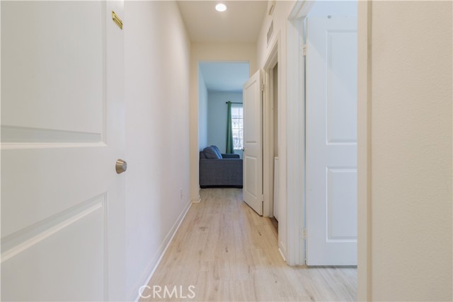 Detail Gallery Image 11 of 27 For 15755 Parry Peak Dr, Fontana,  CA 92336 - 6 Beds | 3/1 Baths