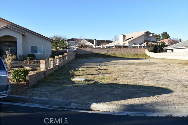 Detail Gallery Image 3 of 13 For 14167 Polly Ct, Helendale,  CA 92342 - – Beds | – Baths