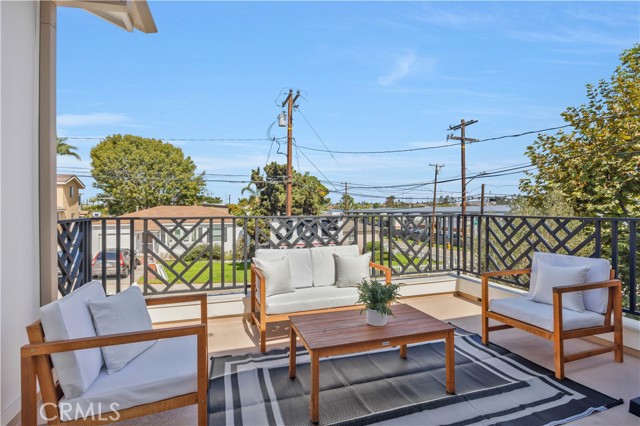 2420 Ives Lane, Redondo Beach, California 90278, 4 Bedrooms Bedrooms, ,3 BathroomsBathrooms,Residential,For Sale,Ives,SB25133700