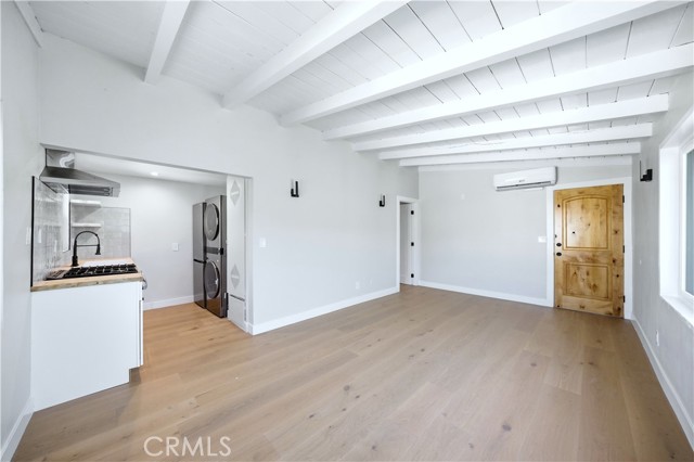 Detail Gallery Image 9 of 14 For 5339 E Ocean #E,  Long Beach,  CA 90803 - 1 Beds | 1 Baths