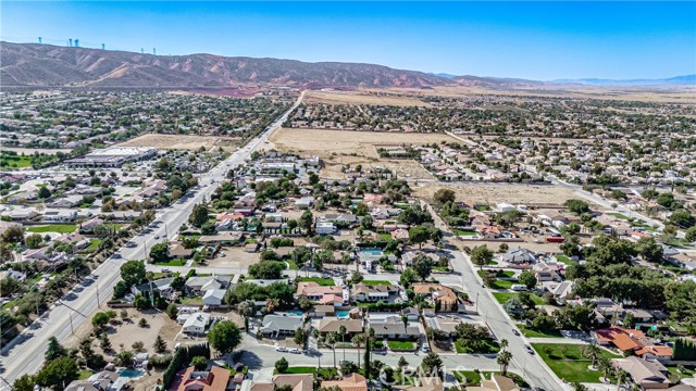 Detail Gallery Image 4 of 41 For 41219 47th St, Lancaster,  CA 93536 - 3 Beds | 3 Baths