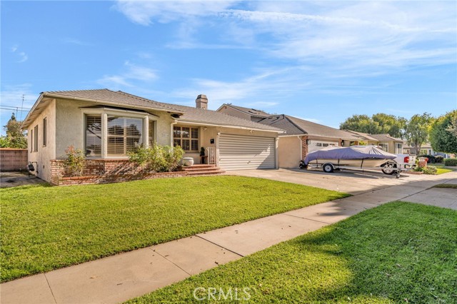5514 Bellflower Blvd, Lakewood CA: https://media.crmls.org/medias/201d3d59-2e90-40ca-8ebb-86cc0be4718f.jpg