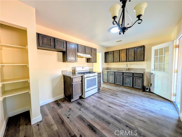 Detail Gallery Image 11 of 33 For 5921 Elmwood Rd, San Bernardino,  CA 92404 - 3 Beds | 1 Baths