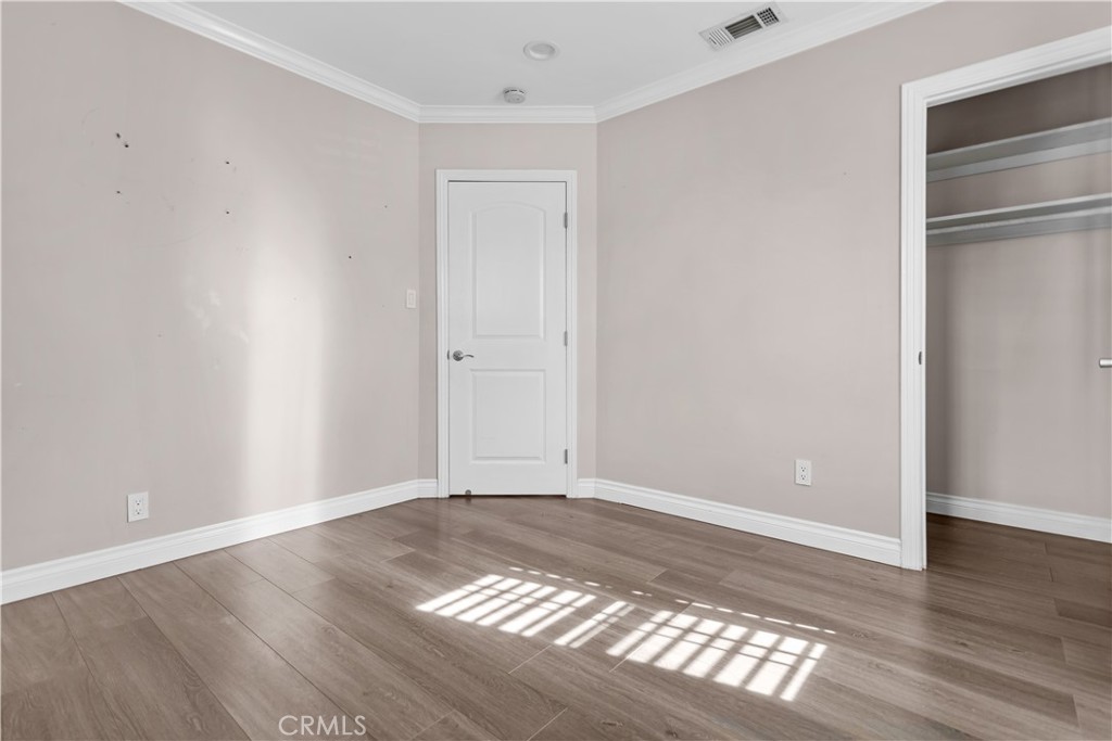 https://media.crmls.org/medias/201e0cc6-f8dc-41a0-b4ba-b31afd2084cd.jpg?preset=X-Large