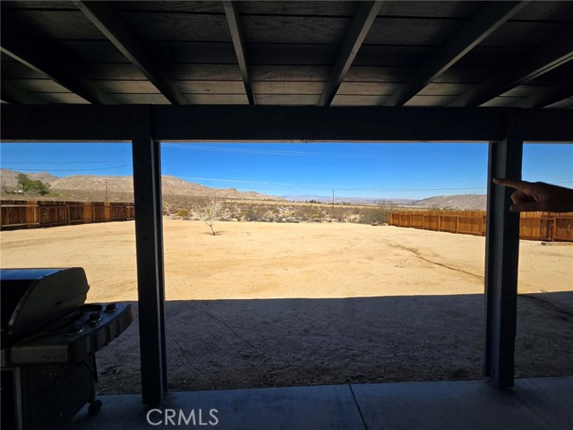 7050 Ivanpah Avenue, 29 Palms CA: https://media.crmls.org/medias/201e264b-26b8-4be4-9598-a5aa29dc42d0.jpg