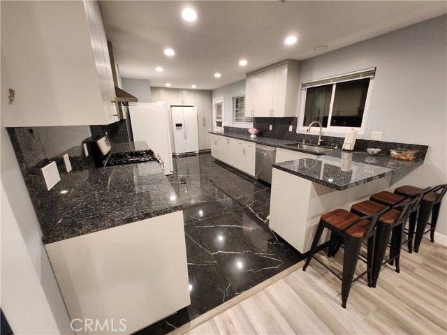 7847 Goodland Avenue, North Hollywood CA: https://media.crmls.org/medias/201ecc35-bed7-4b91-8d92-b8a645390473.jpg