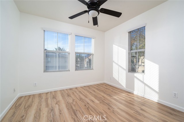 Detail Gallery Image 13 of 26 For 14975 S Highland Ave #94,  Fontana,  CA 92336 - 3 Beds | 2/1 Baths