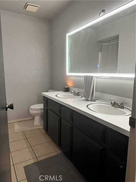 Detail Gallery Image 9 of 13 For 1405 Gemini Ct, Bakersfield,  CA 93309 - 3 Beds | 2/1 Baths