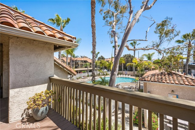 7648 Bay Drive, Huntington Beach CA: https://media.crmls.org/medias/201f54b2-d345-42b8-ac86-021d483b56be.jpg