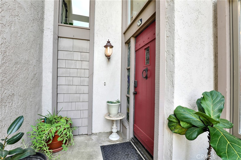 MLS #OC25249713 image #1