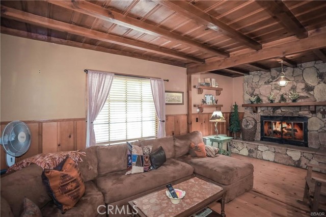 Detail Gallery Image 5 of 30 For 610 Eureka Dr, Big Bear Lake,  CA 92315 - 2 Beds | 1 Baths