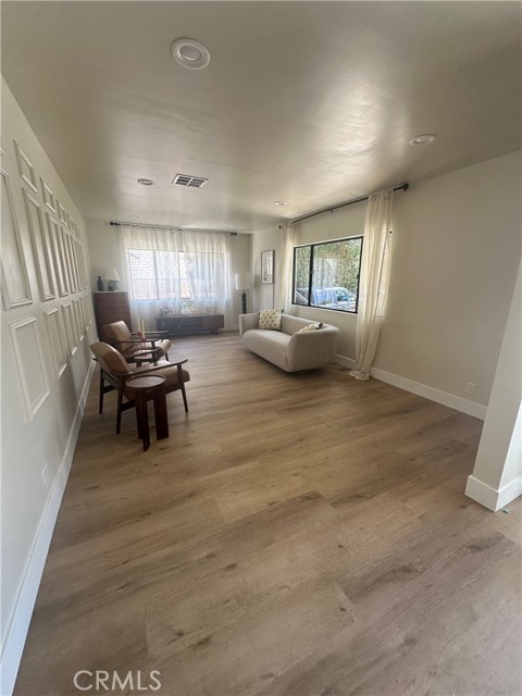 23715 Valley View Road, Calabasas CA: https://media.crmls.org/medias/202066d4-cb34-46a5-8de7-ed11c176ab6f.jpg
