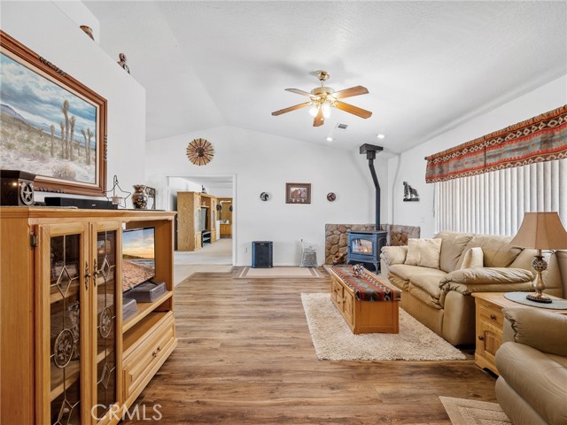 Detail Gallery Image 11 of 50 For 8840 Smoke Tree Rd, Phelan,  CA 92371 - 4 Beds | 3 Baths