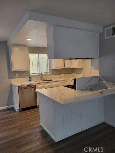 Detail Gallery Image 6 of 14 For 15205 S Budlong Ave #19,  Gardena,  CA 90247 - 2 Beds | 2/1 Baths