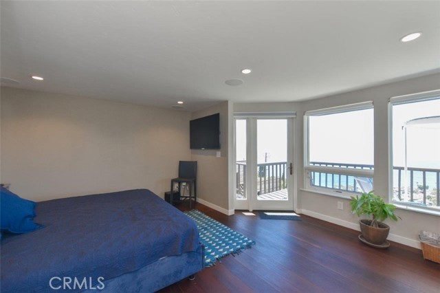 Detail Gallery Image 15 of 38 For 2192 Crestview Dr, Laguna Beach,  CA 92651 - 3 Beds | 3/1 Baths